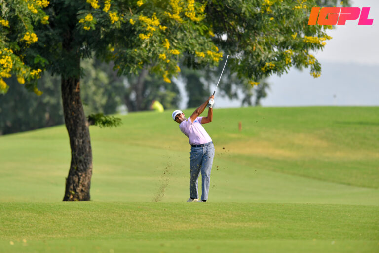 Showstopper Aneet Padda Indian actress & Designer Tarun Tahiliani  walk the ramp for HOUSE OF LAKME GRAND FINALE X TARUN TAHILIANI PRESENT “BEJEWELED”  show during Lakmé Fashion Week 2025, held on October 12th at The Grand New Delhi, India.
Photo : FS Media Pro / FDCI x Lakme Fashion Week / RISE Worldwide