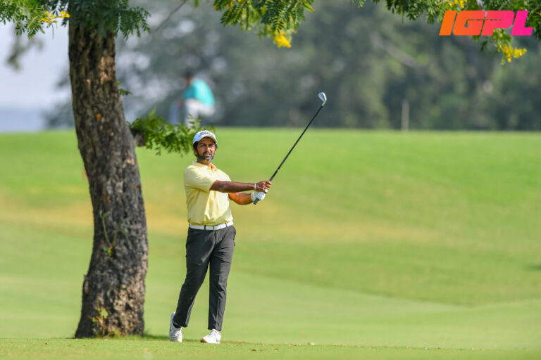 Showstopper Aneet Padda Indian actress & Designer Tarun Tahiliani  walk the ramp for HOUSE OF LAKME GRAND FINALE X TARUN TAHILIANI PRESENT “BEJEWELED”  show during Lakmé Fashion Week 2025, held on October 12th at The Grand New Delhi, India.
Photo : FS Media Pro / FDCI x Lakme Fashion Week / RISE Worldwide